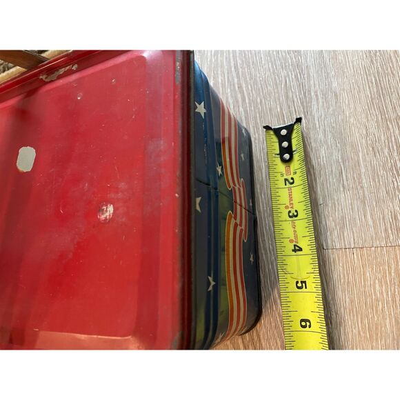 Vintage Patriotic Red White Blue Tin Basket by Golden Cookies, Watertown MASS. - Picture 13 of 13